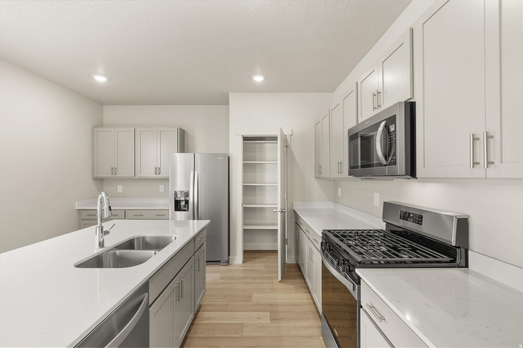 STRATTON ACRES - Residential