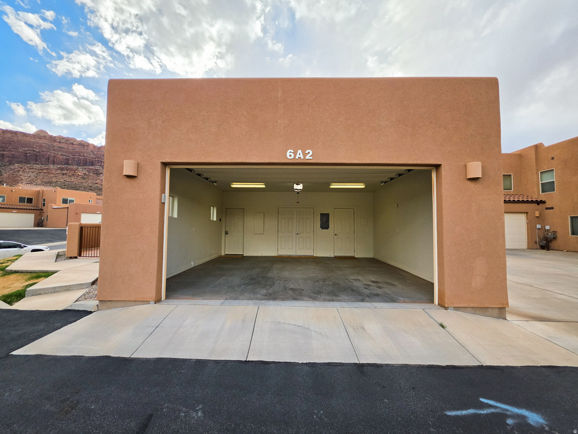 RIM VILLAGE VISTAS - Residential