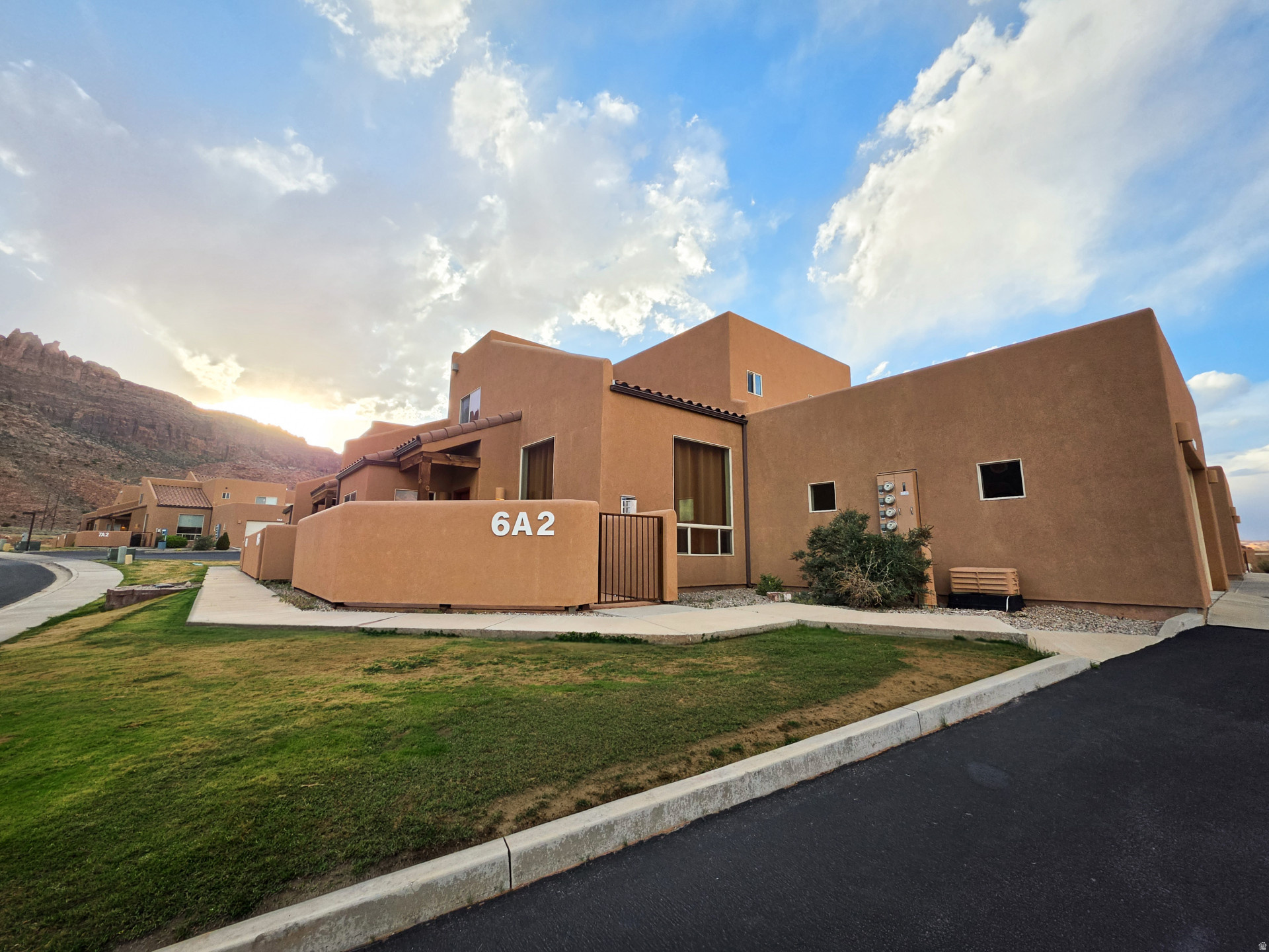 RIM VILLAGE VISTAS - Residential