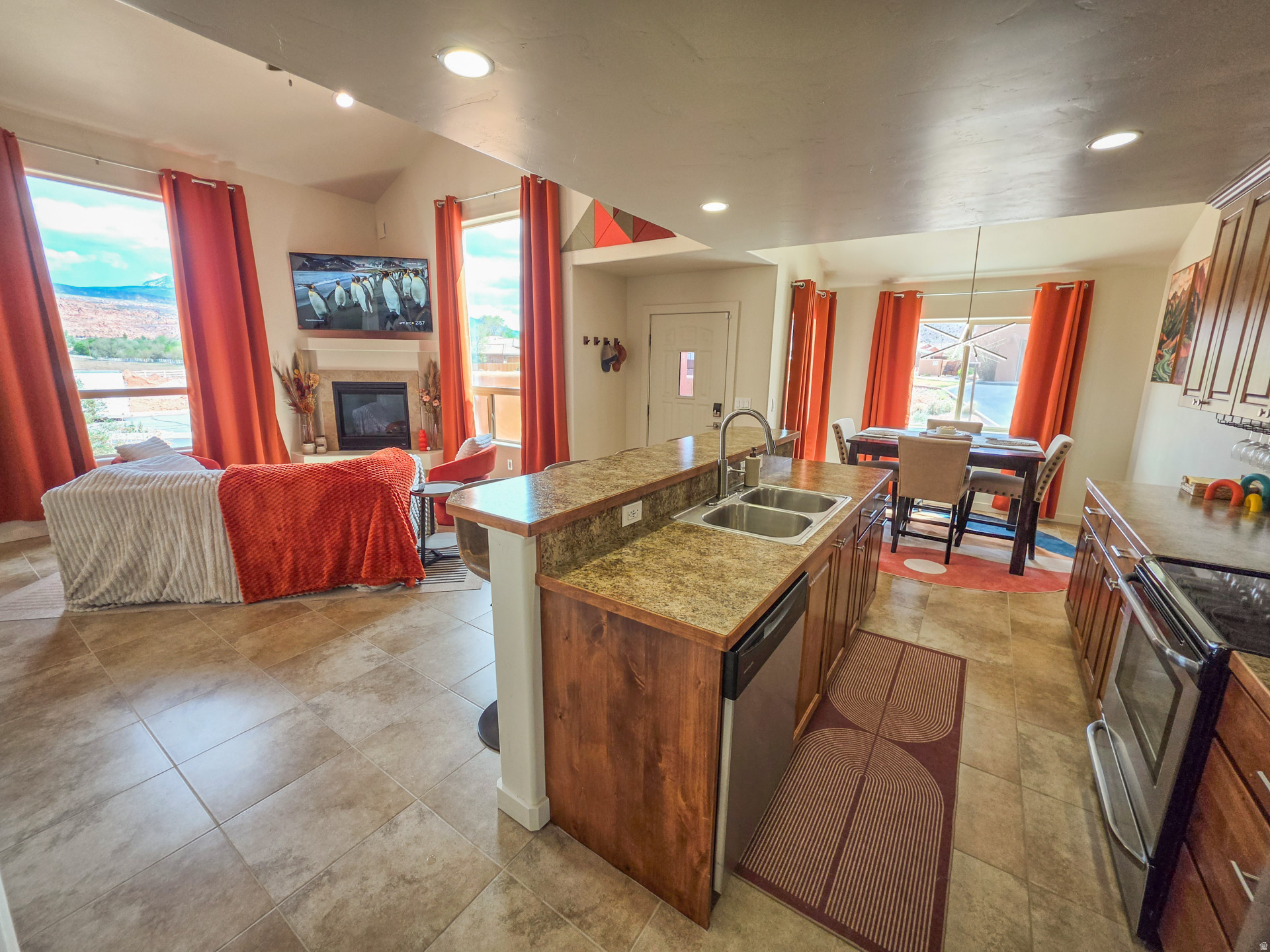 RIM VILLAGE VISTAS - Residential