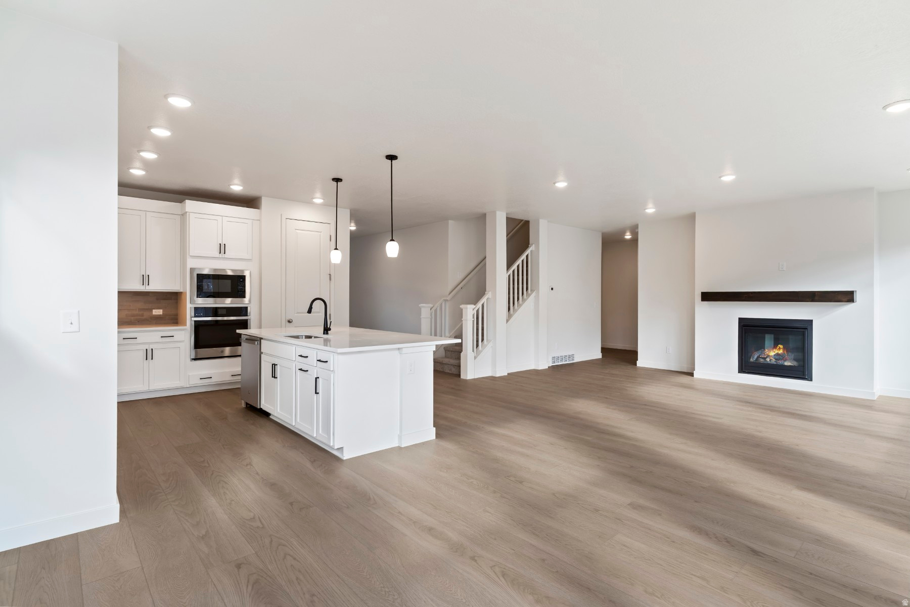 GROVE ACRES - Residential