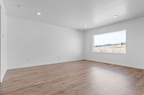 Tiny photo for 196 W LEVENGROVE DR #211, Lehi, UT 84048 (MLS # 2136462)