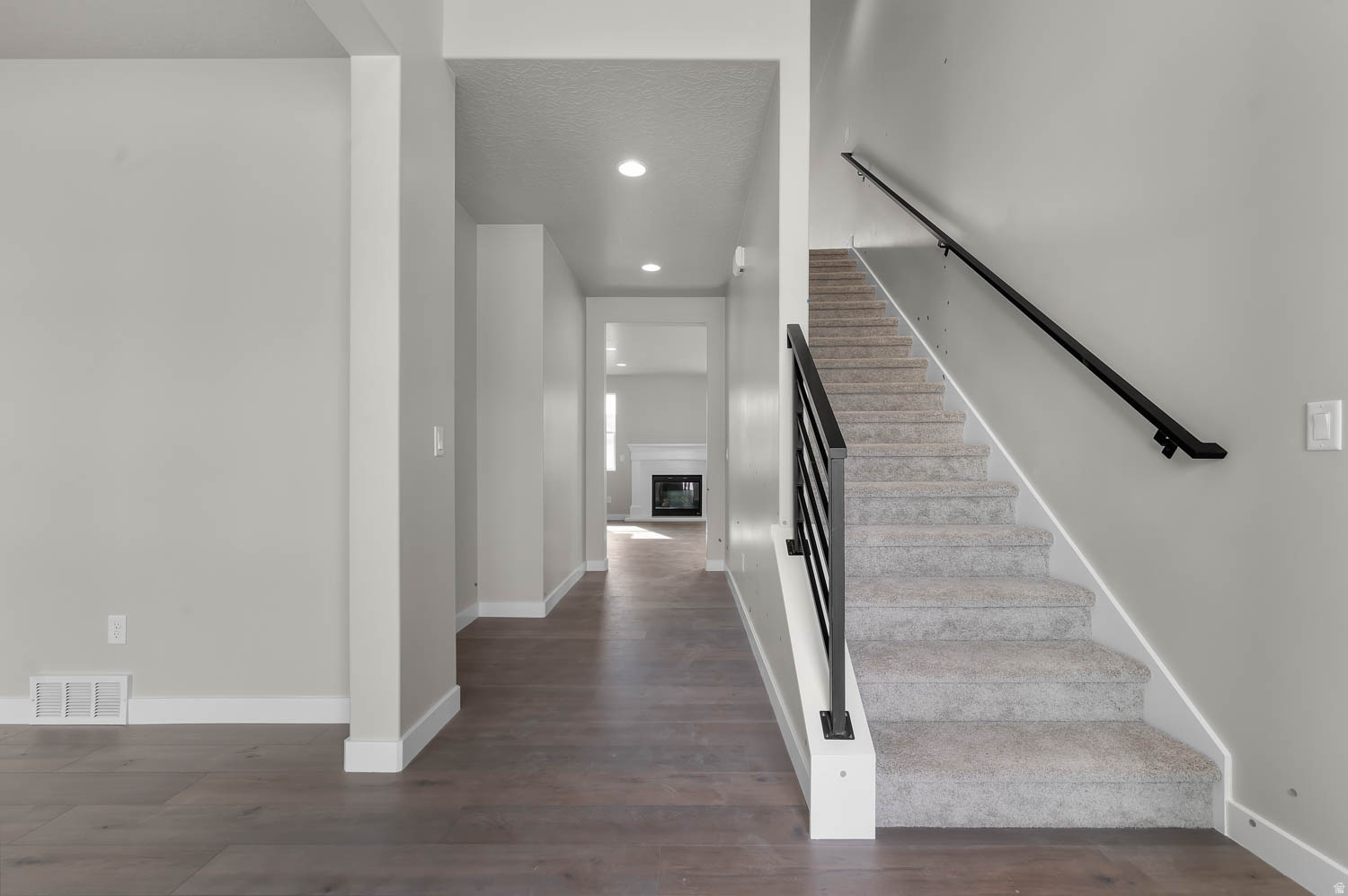 DRY CREEK COLLECTION 229 - Residential