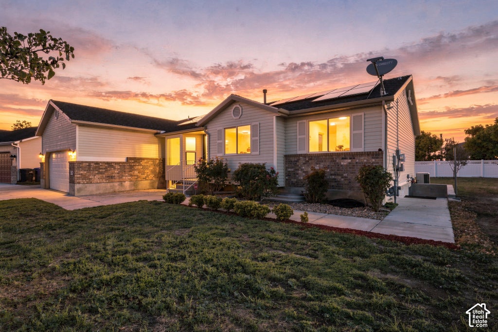 Photo of 5264 W VISTA CIR, Salt Lake City, UT 84118 (MLS # 2189010)