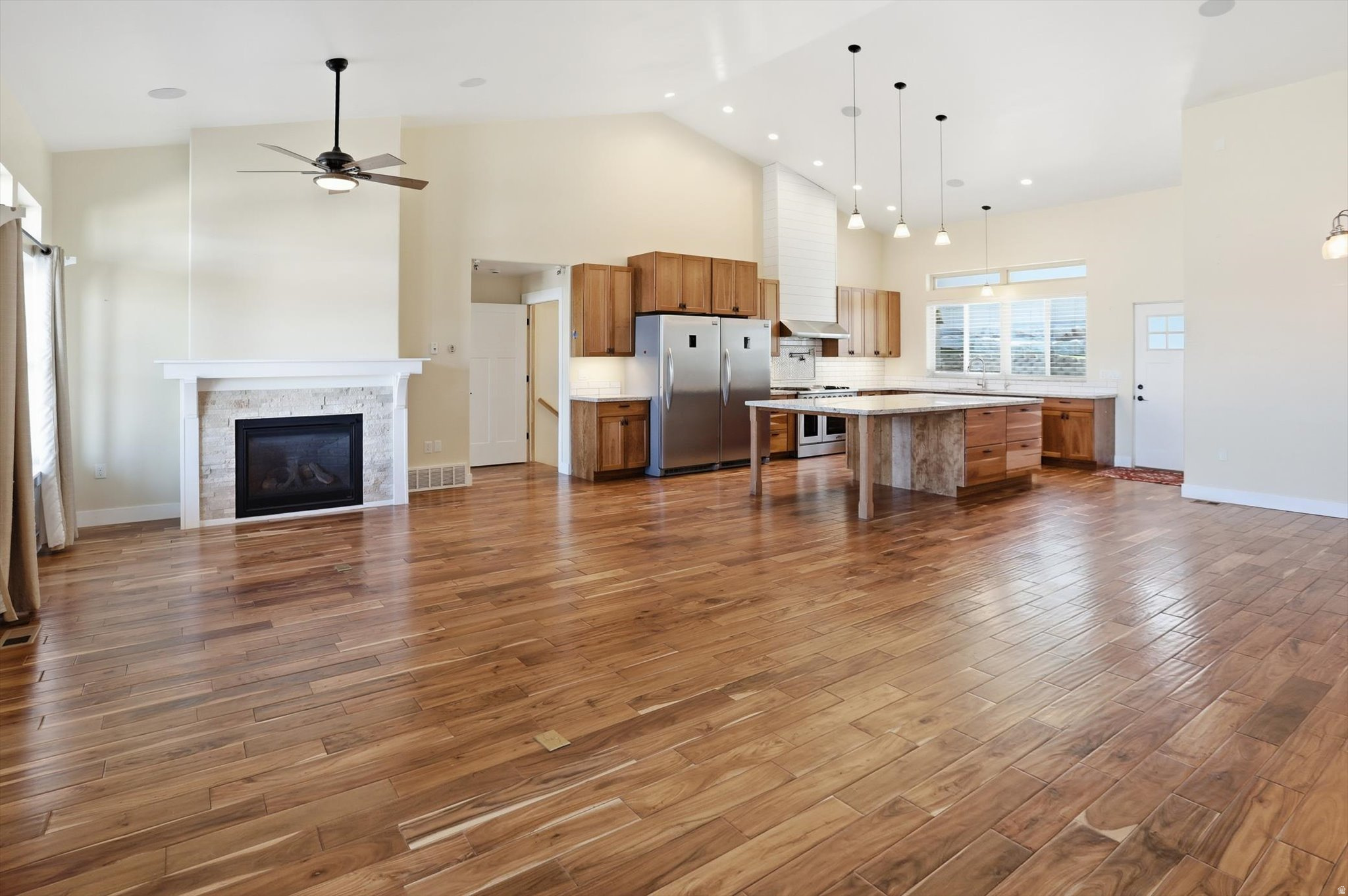 HARBOR BAY PHASE 4 - Residential