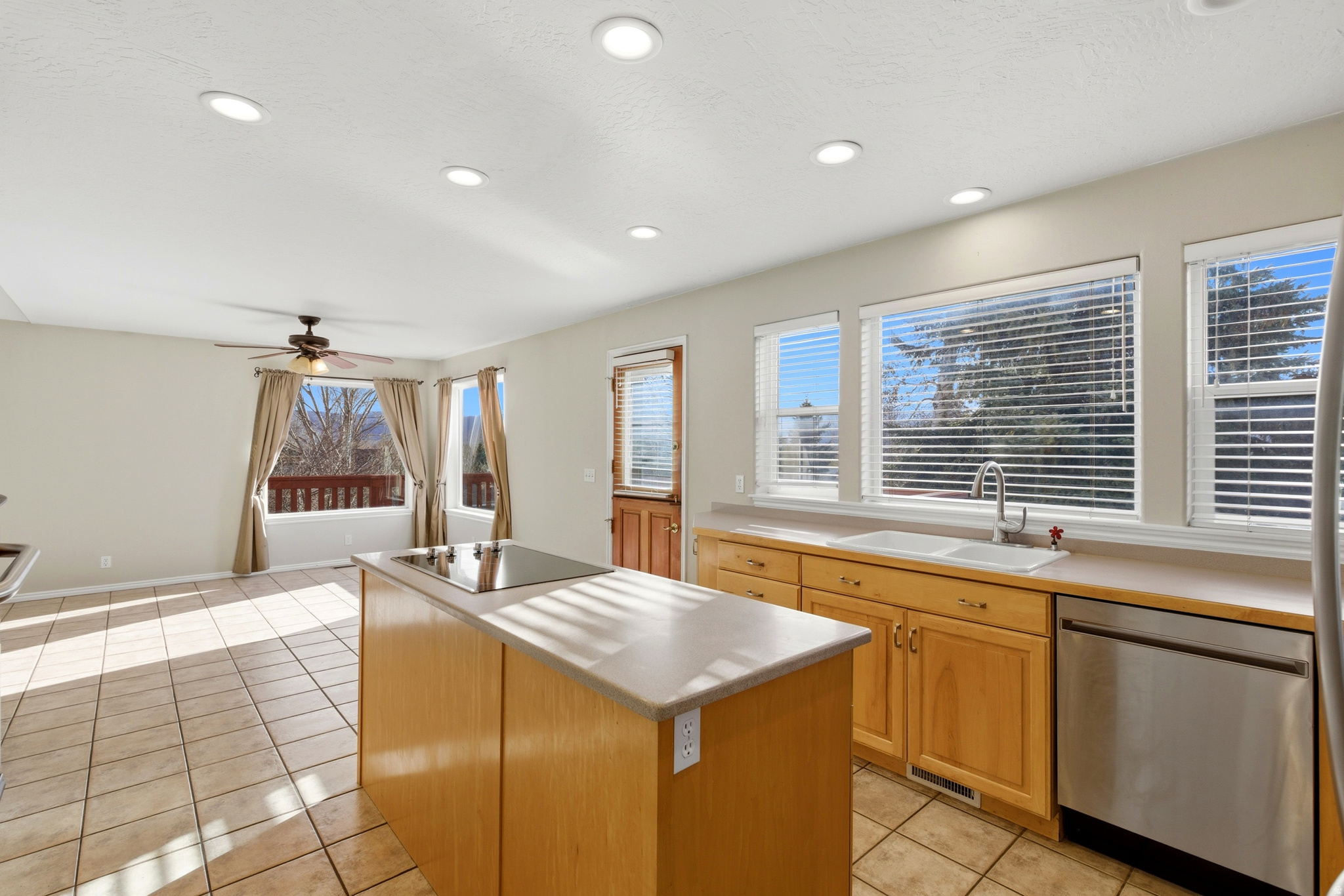 MOUNTAIN VIEW ESTATES - Residential