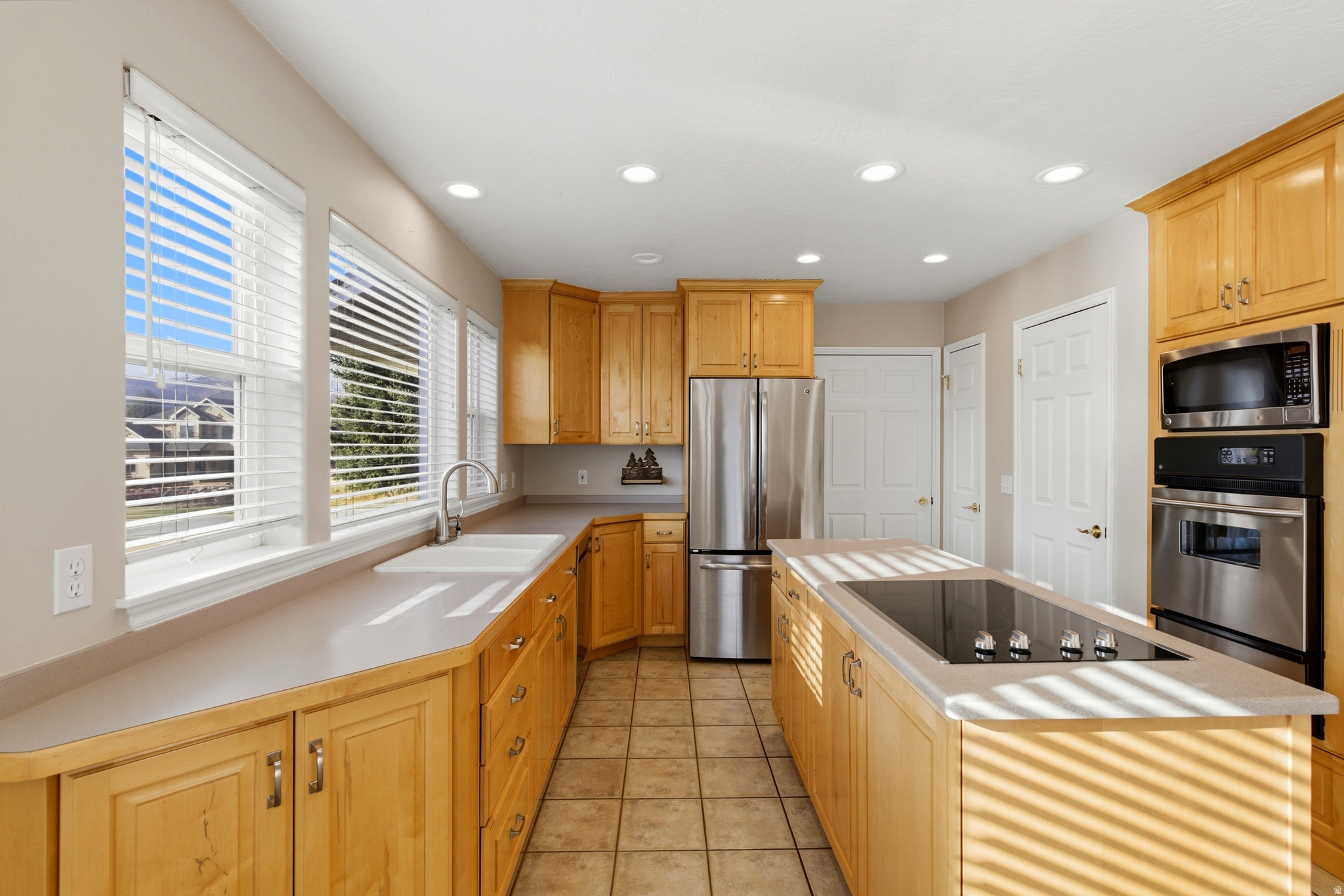 MOUNTAIN VIEW ESTATES - Residential