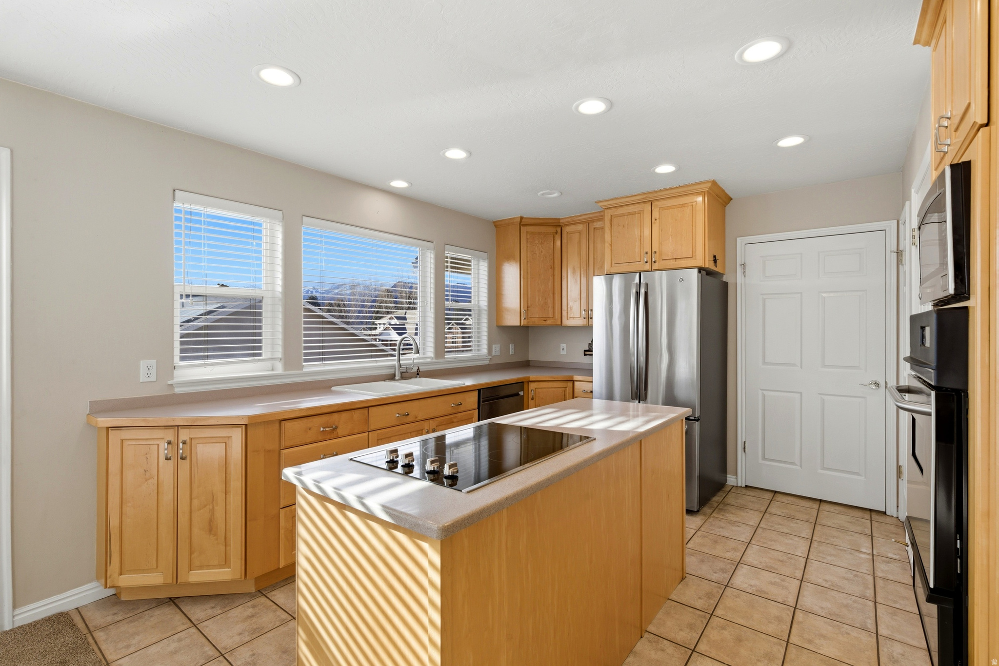 MOUNTAIN VIEW ESTATES - Residential