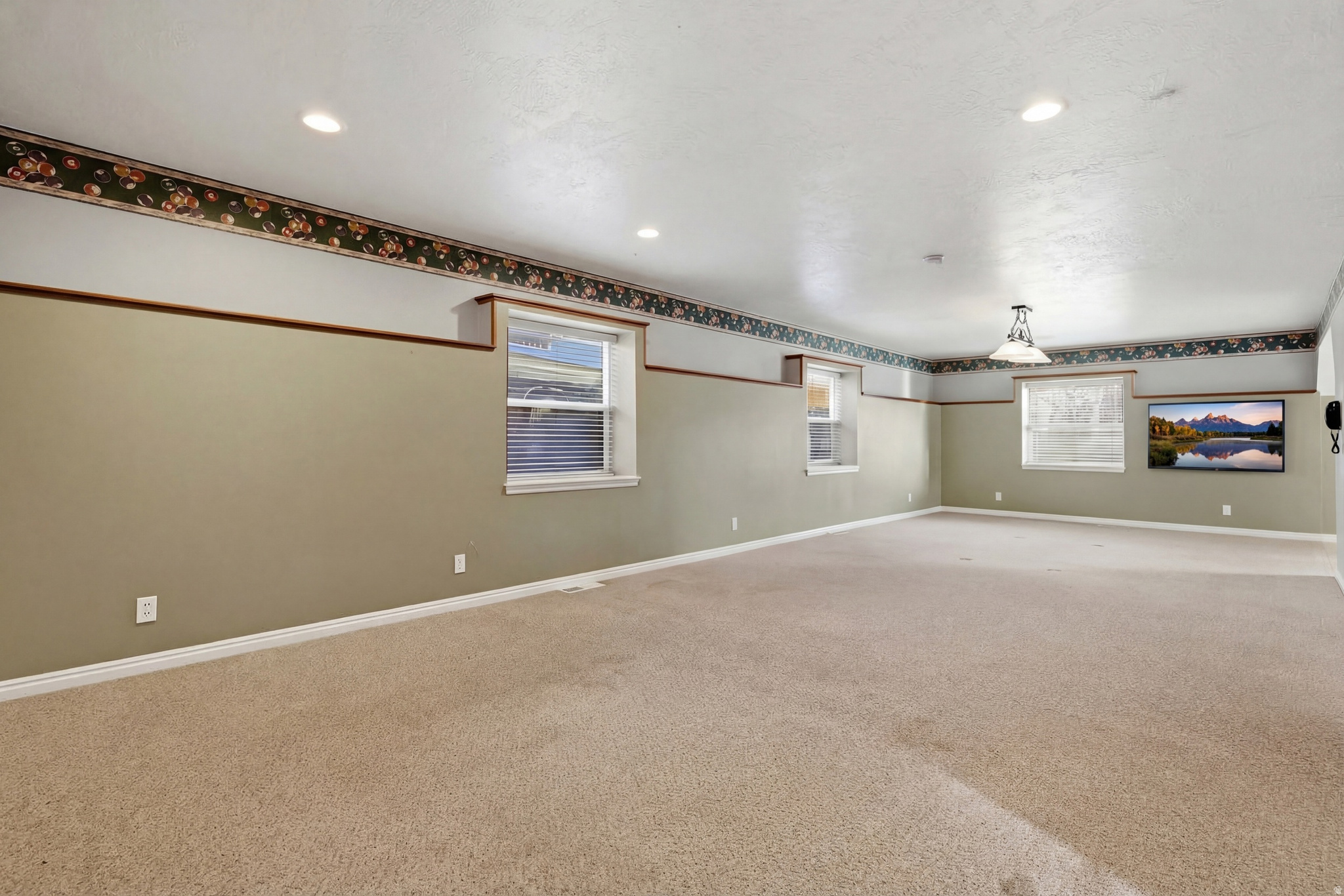 MOUNTAIN VIEW ESTATES - Residential