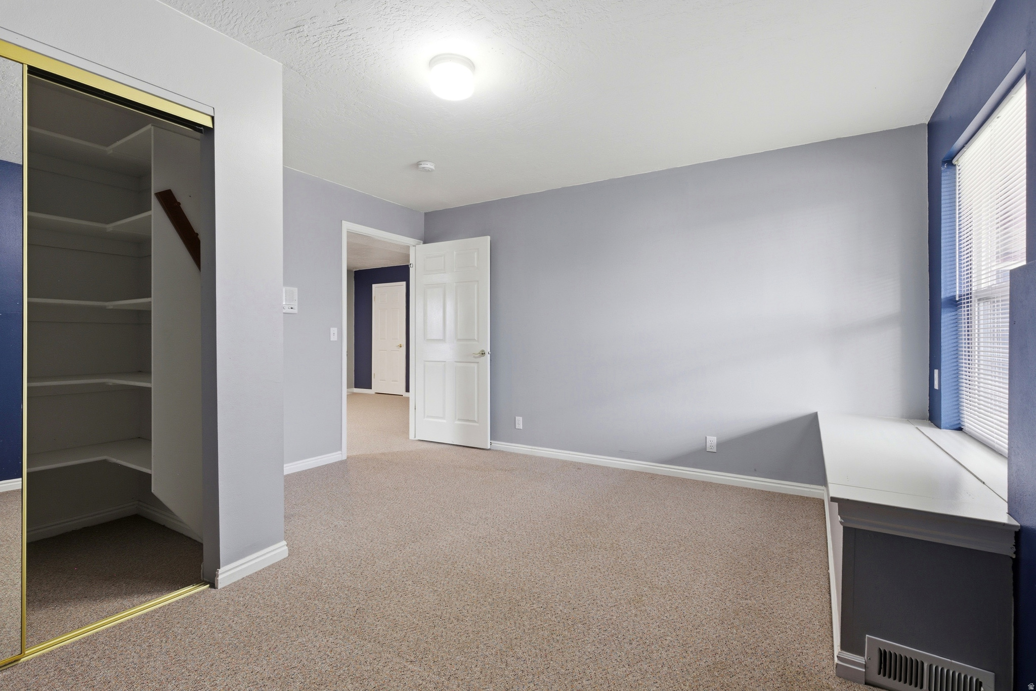 MOUNTAIN VIEW ESTATES - Residential