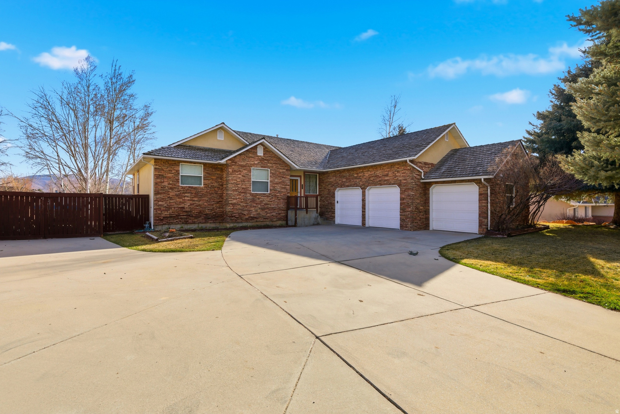 MOUNTAIN VIEW ESTATES - Residential