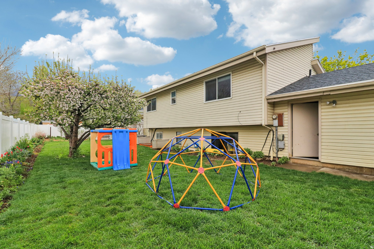 WINDSOR PARK - Residential