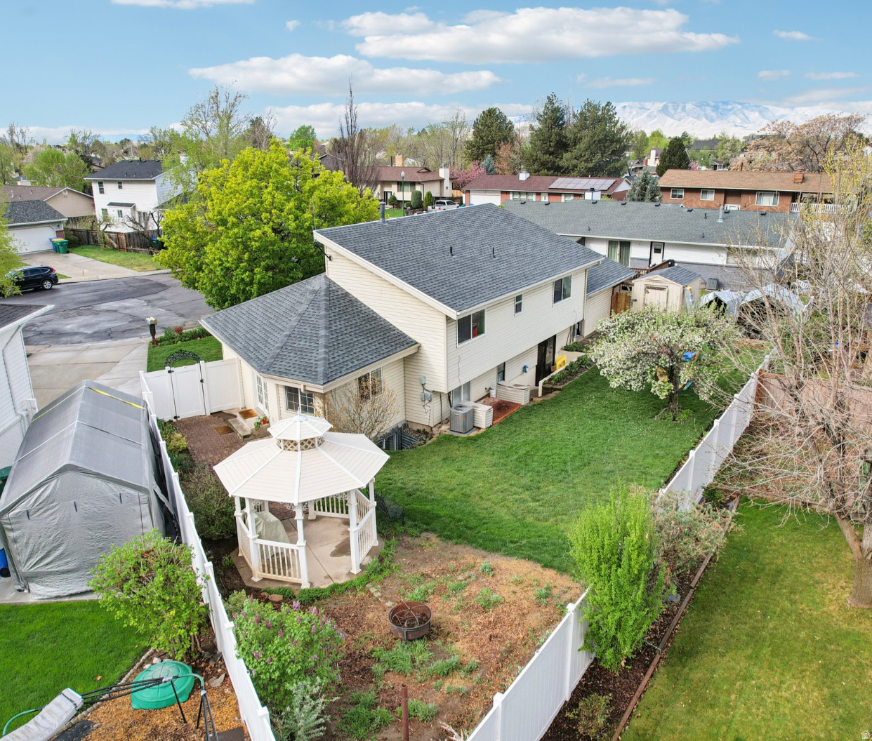 WINDSOR PARK - Residential