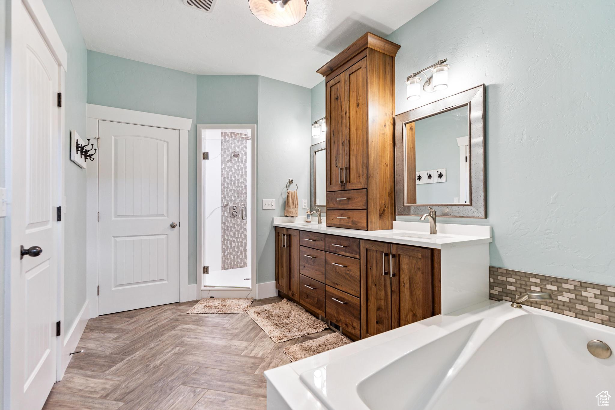 CHERRY CREEK HEIGHTS - Residential
