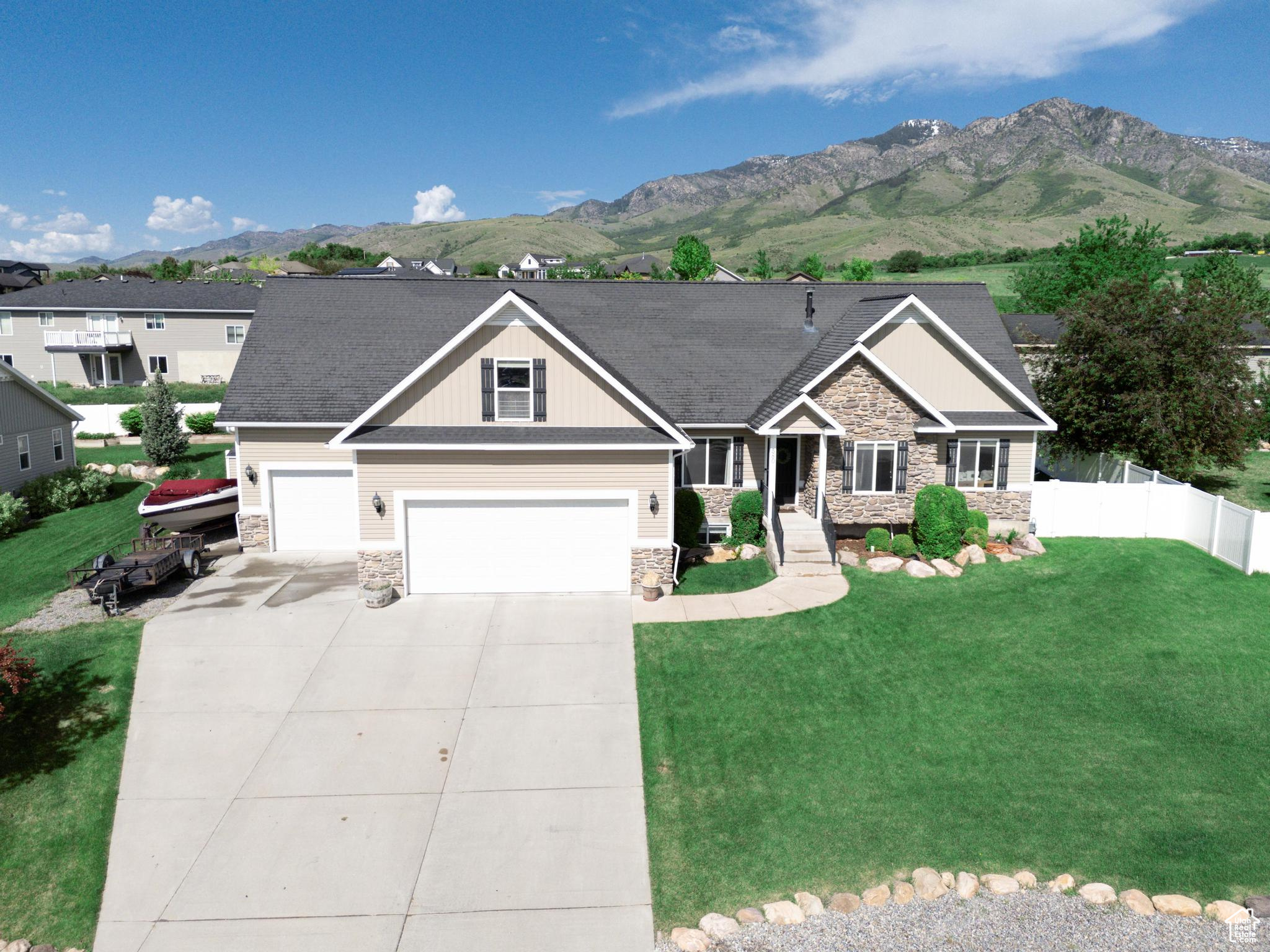 CHERRY CREEK HEIGHTS - Residential