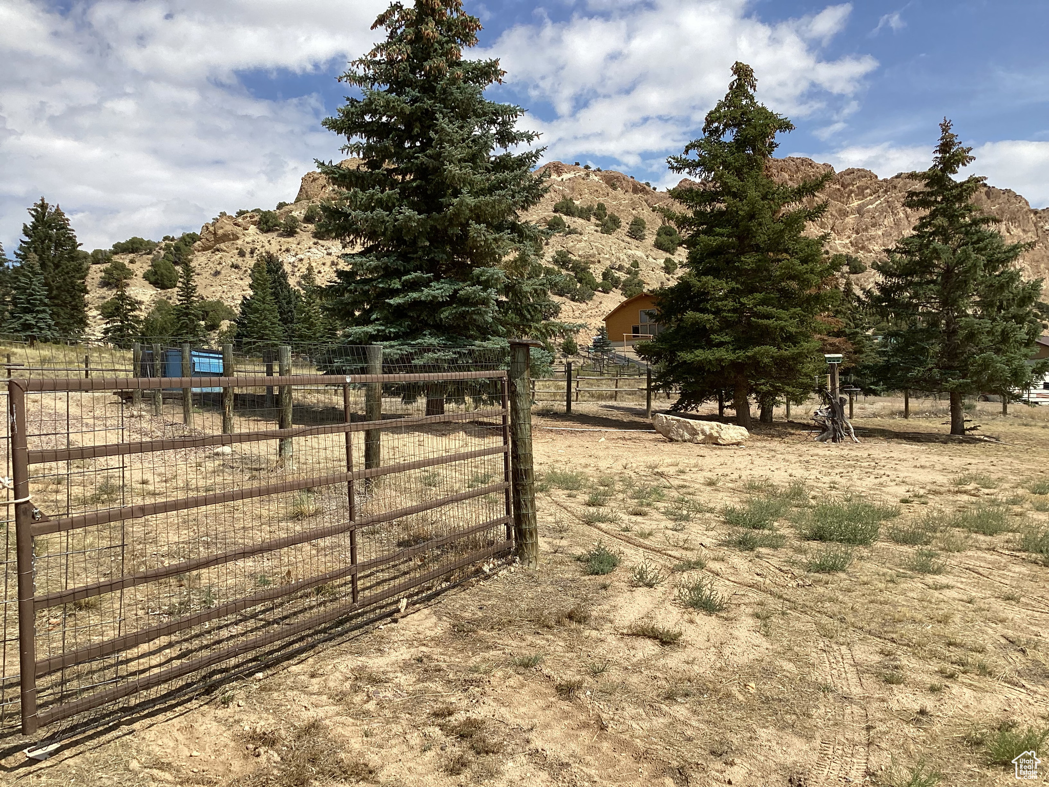 CEDAR CLIFF ESTATES - Residential