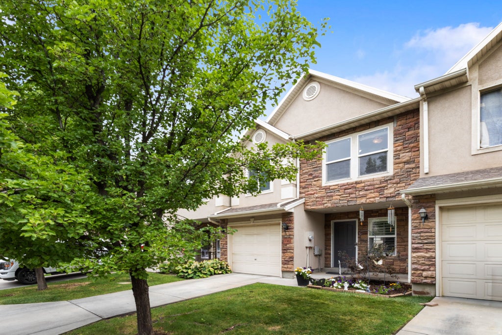 Photo of 538 W LOCHLEVAN LN S, Murray, UT 84123 (MLS # 2170677)