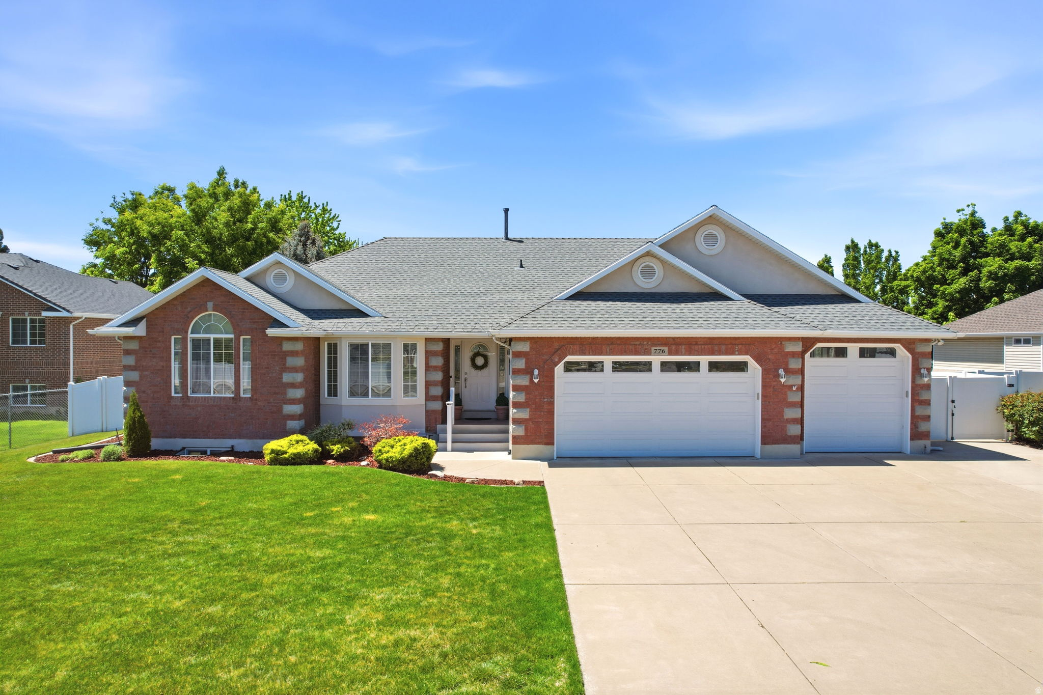WHISPERING WILLOW - Residential