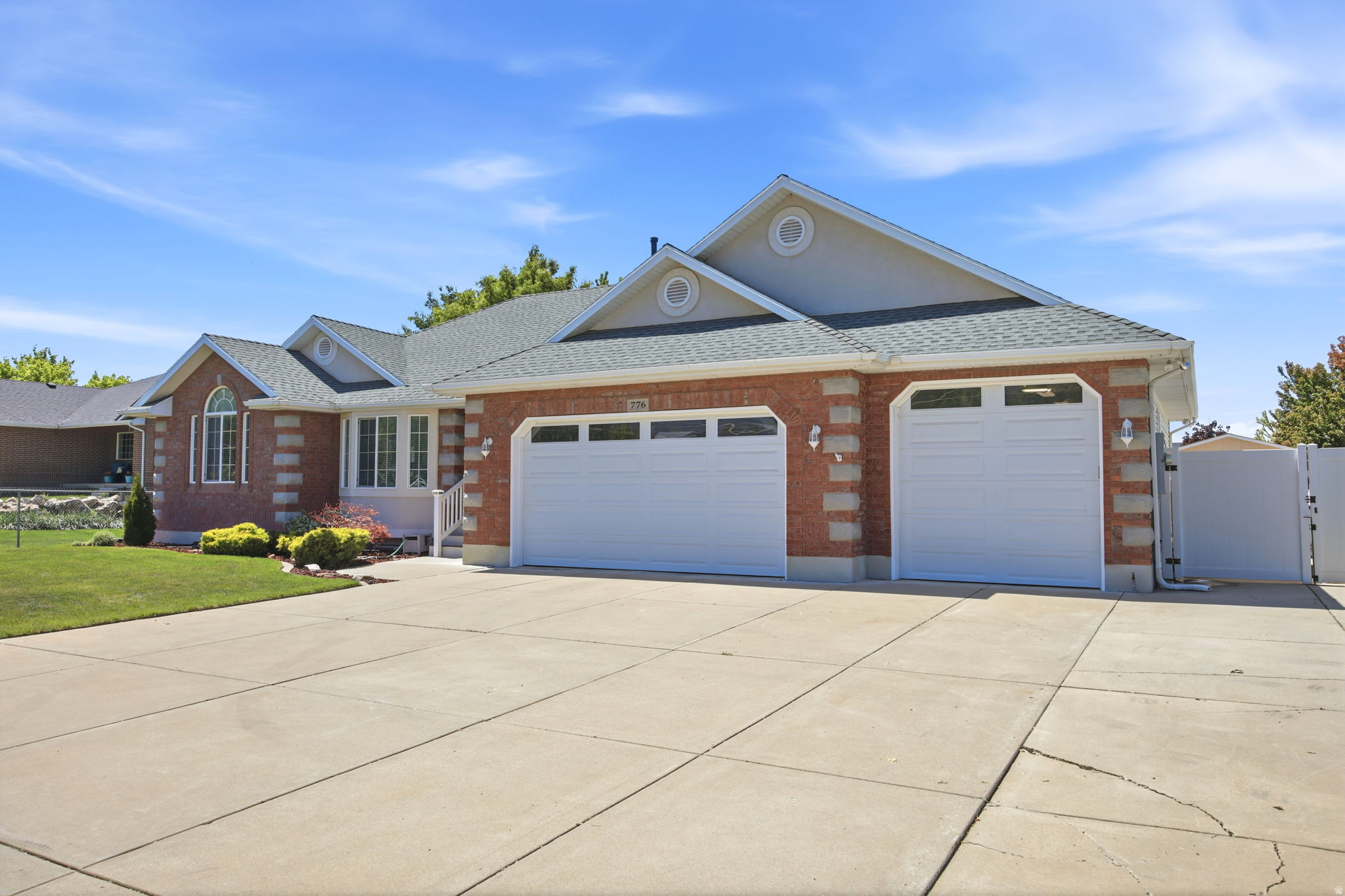 WHISPERING WILLOW - Residential