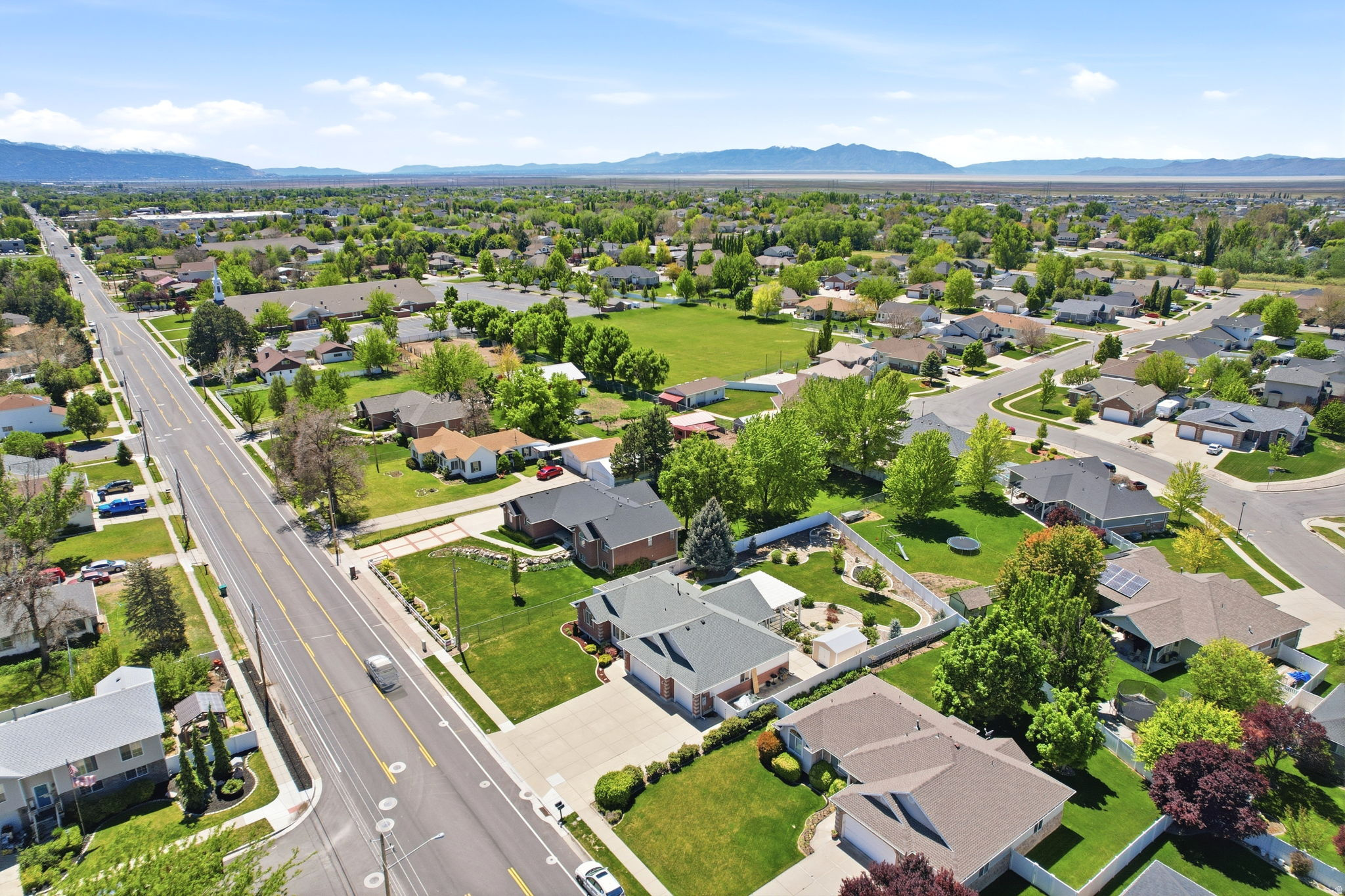 WHISPERING WILLOW - Residential
