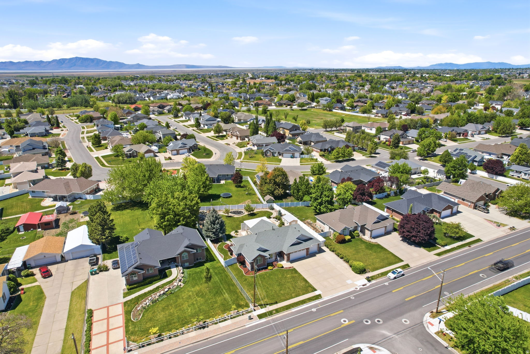 WHISPERING WILLOW - Residential