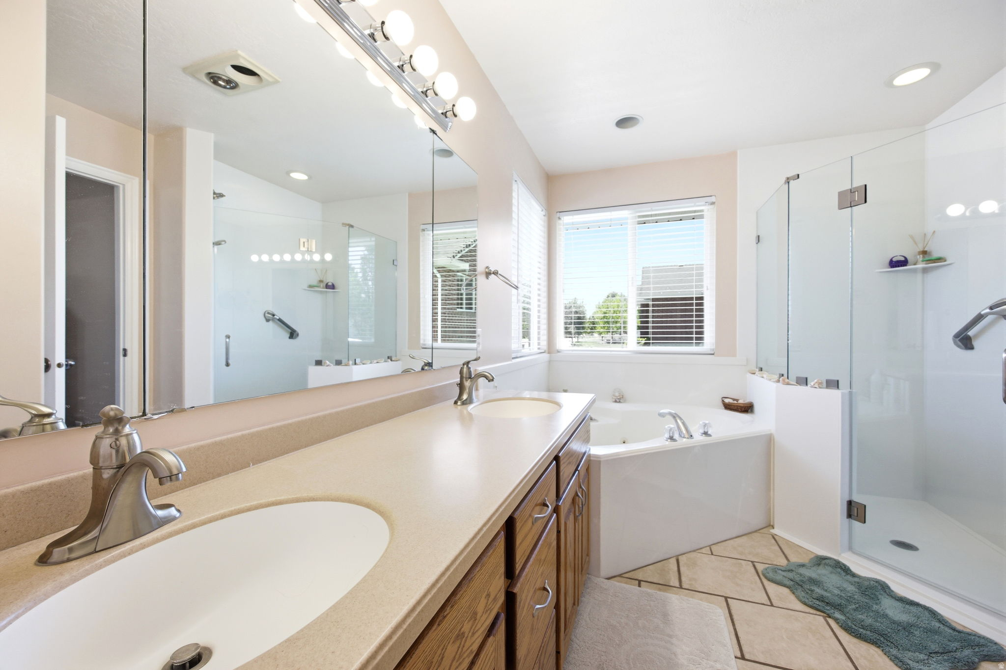 WHISPERING WILLOW - Residential