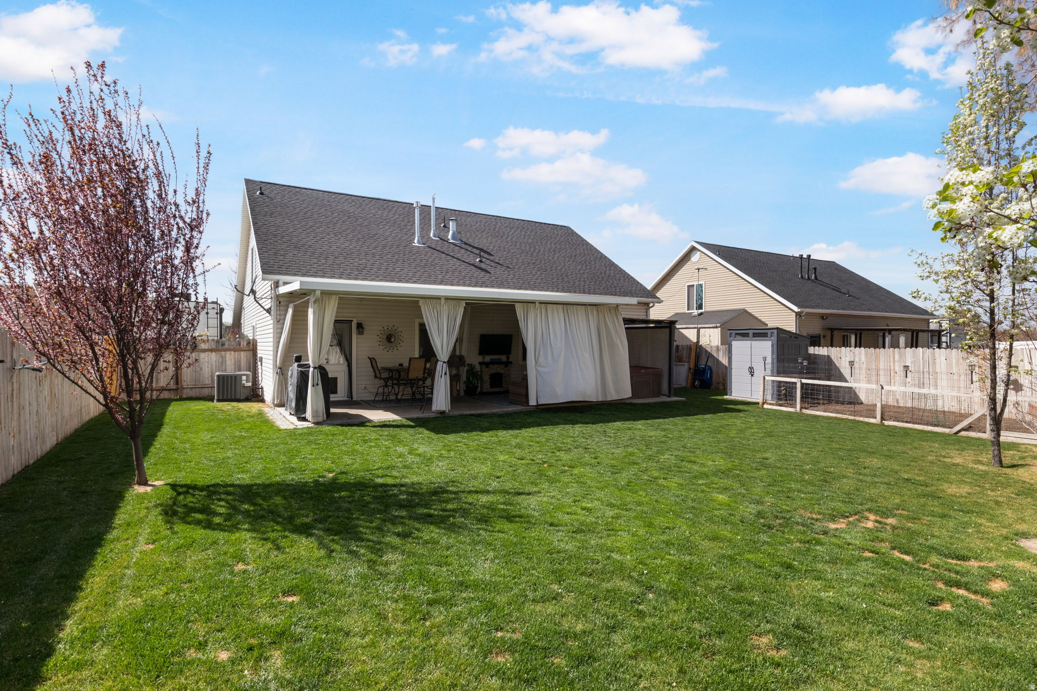 PETEETNEET ESTATES - Residential