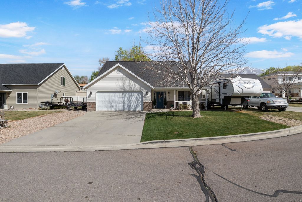 Photo of 346 JAY LN, Payson, UT 84651 (MLS # 2146342)