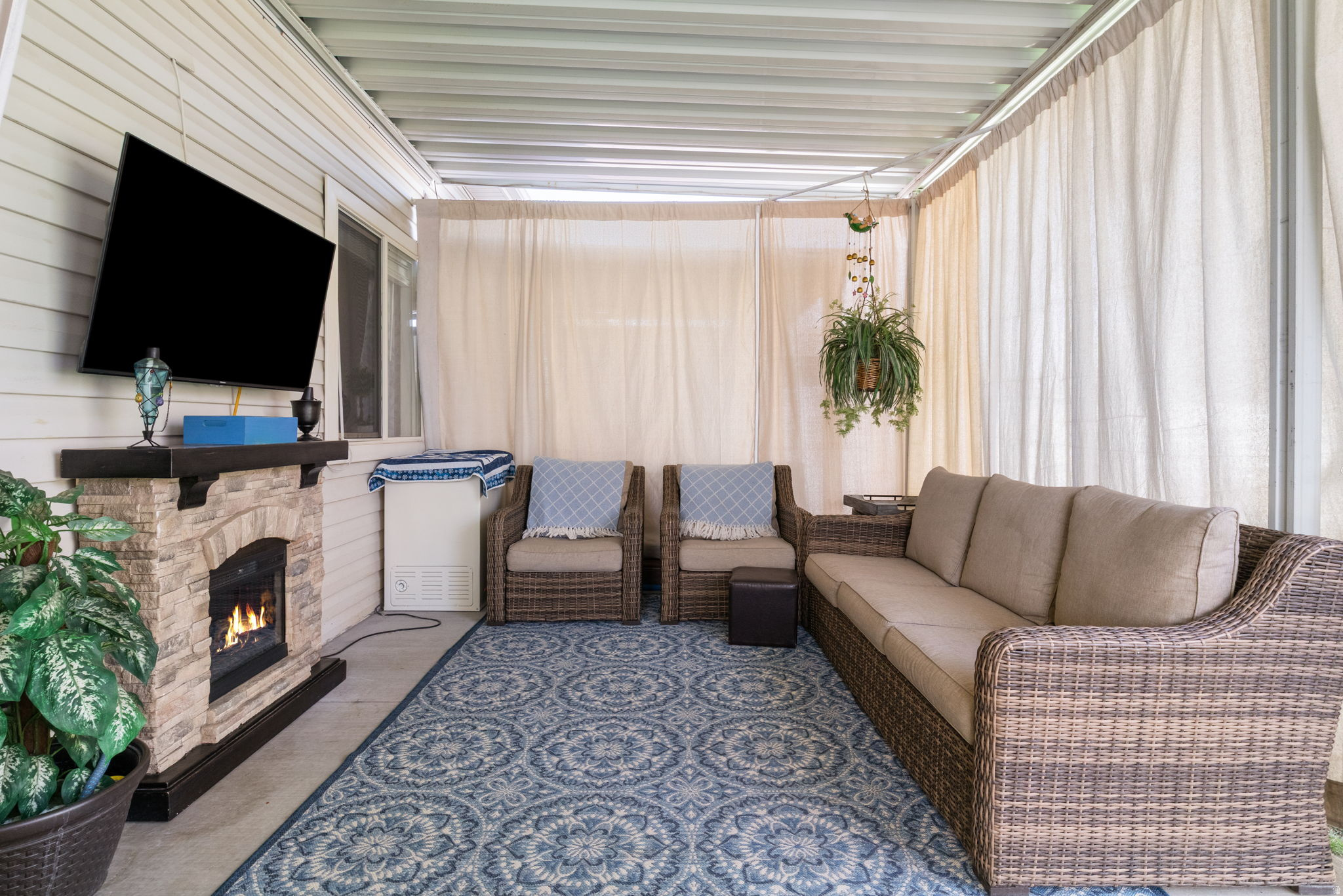 PETEETNEET ESTATES - Residential