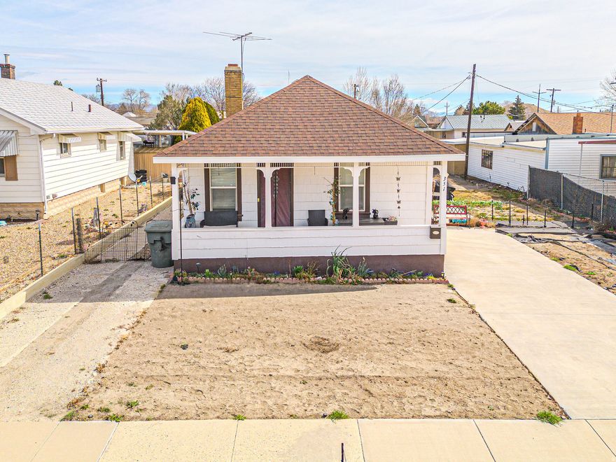 Charming home with a stunning garden potential!  The spacious fenced yard is perfect for outdoor entertaining or relaxation. Two beautifully appointed bathrooms add to the home's comfort and functionality. Conveniently located close to town, this well-priced gem has been lovingly maintained and is ready for its next owner. Don't miss out on this great opportunity!"