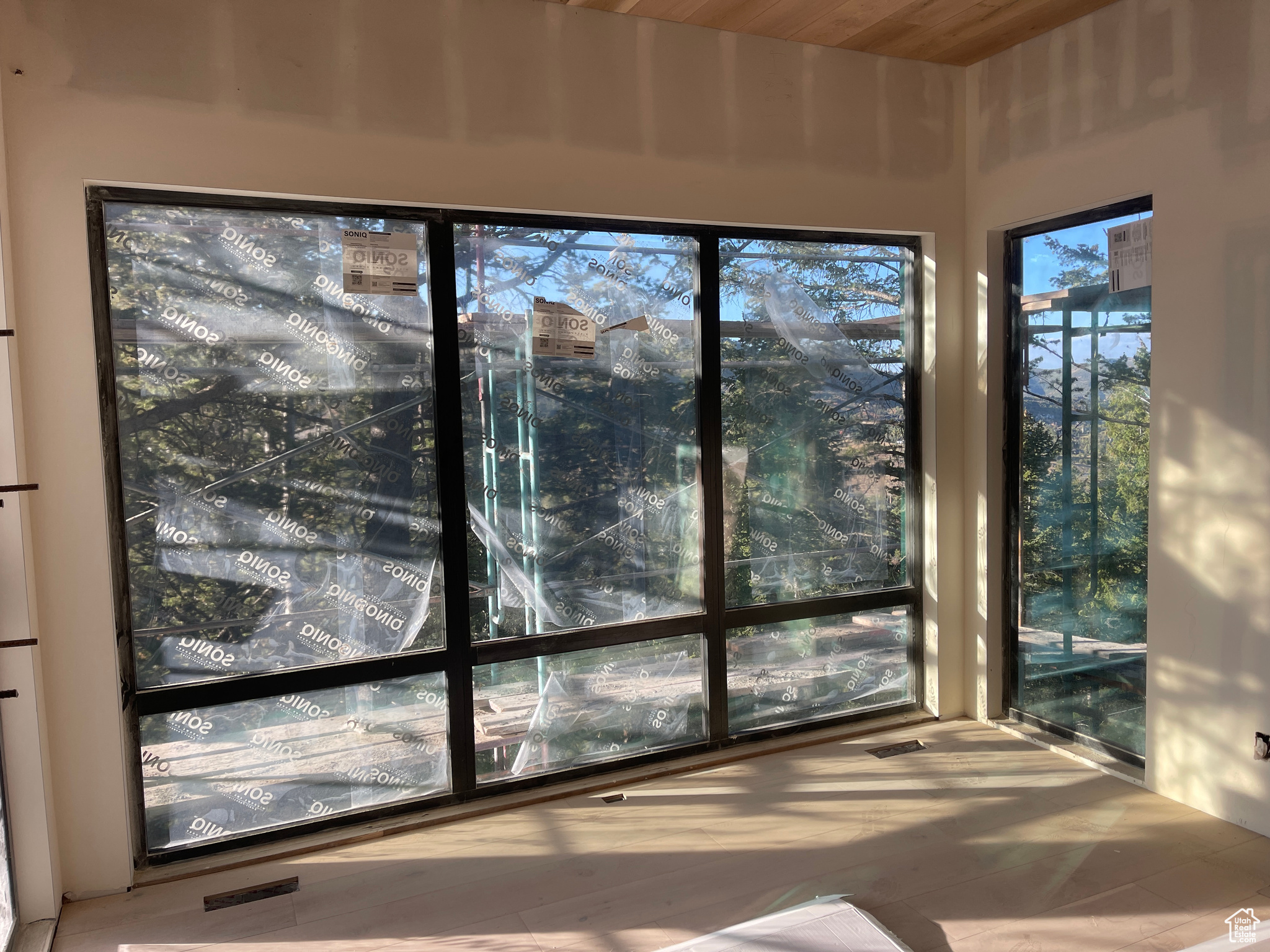SUMMIT PARK - Residential