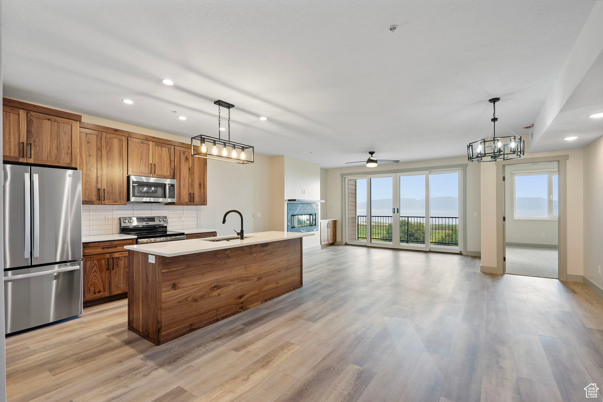 GARDEN CITY LAKE RESIDENCES - Residential