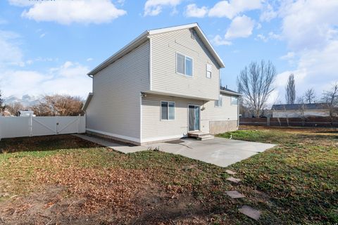 Tiny photo for 8246 S CREEKWOOD CIR, West Jordan, UT 84088 (MLS # 2128518)