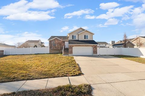 Tiny photo for 8246 S CREEKWOOD CIR, West Jordan, UT 84088 (MLS # 2128518)