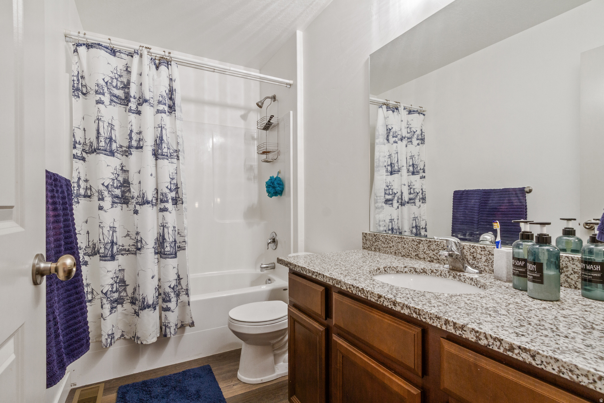 COURTYARD AT GREEN - Residential