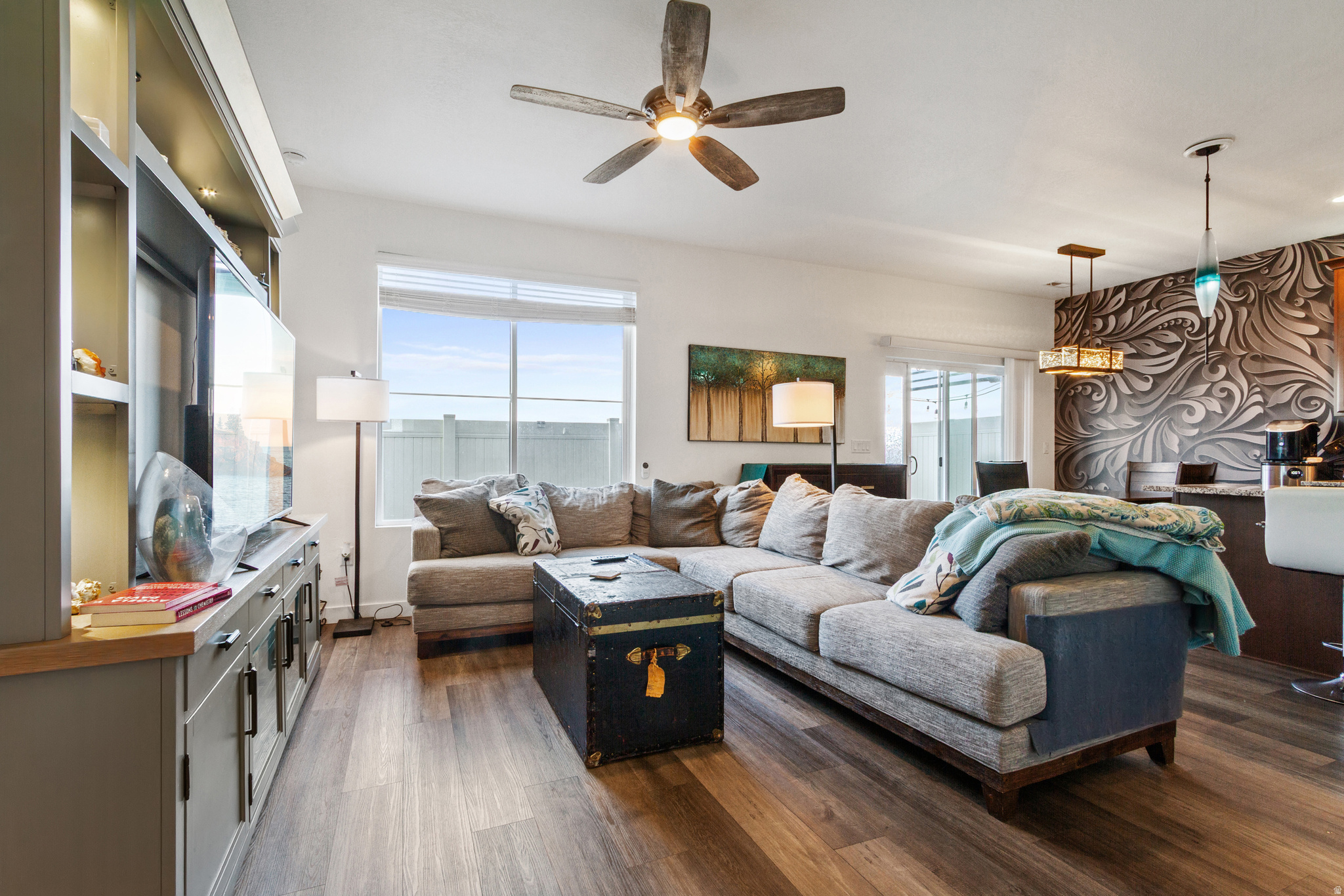 COURTYARD AT GREEN - Residential