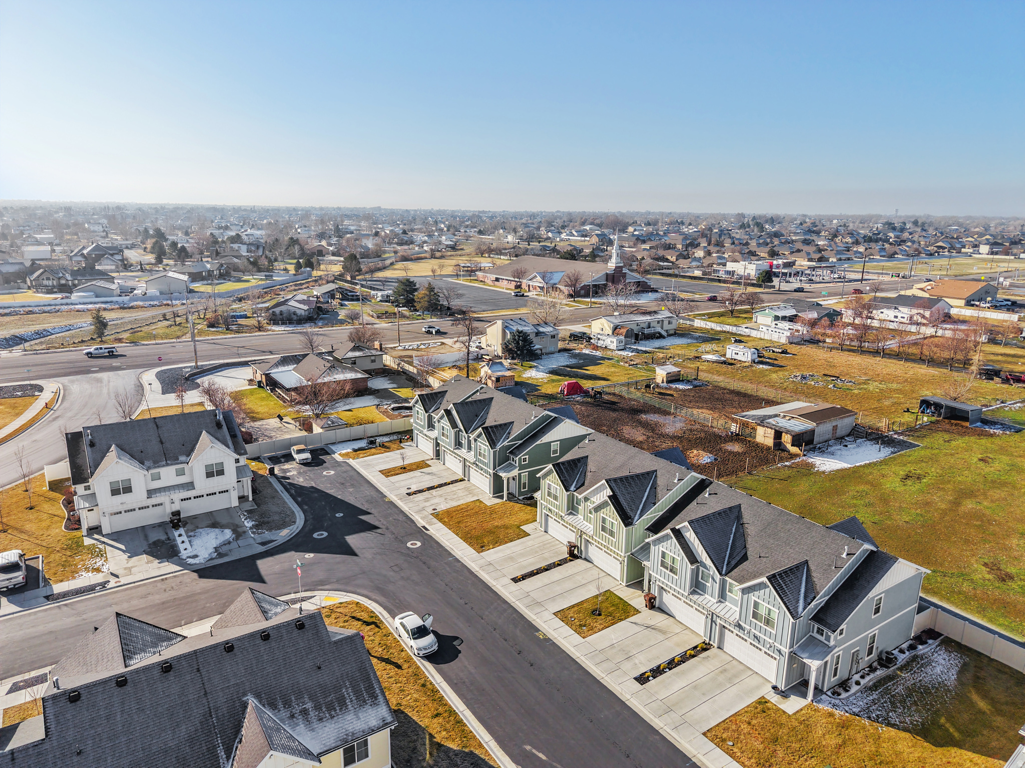 COURTYARD AT GREEN - Residential