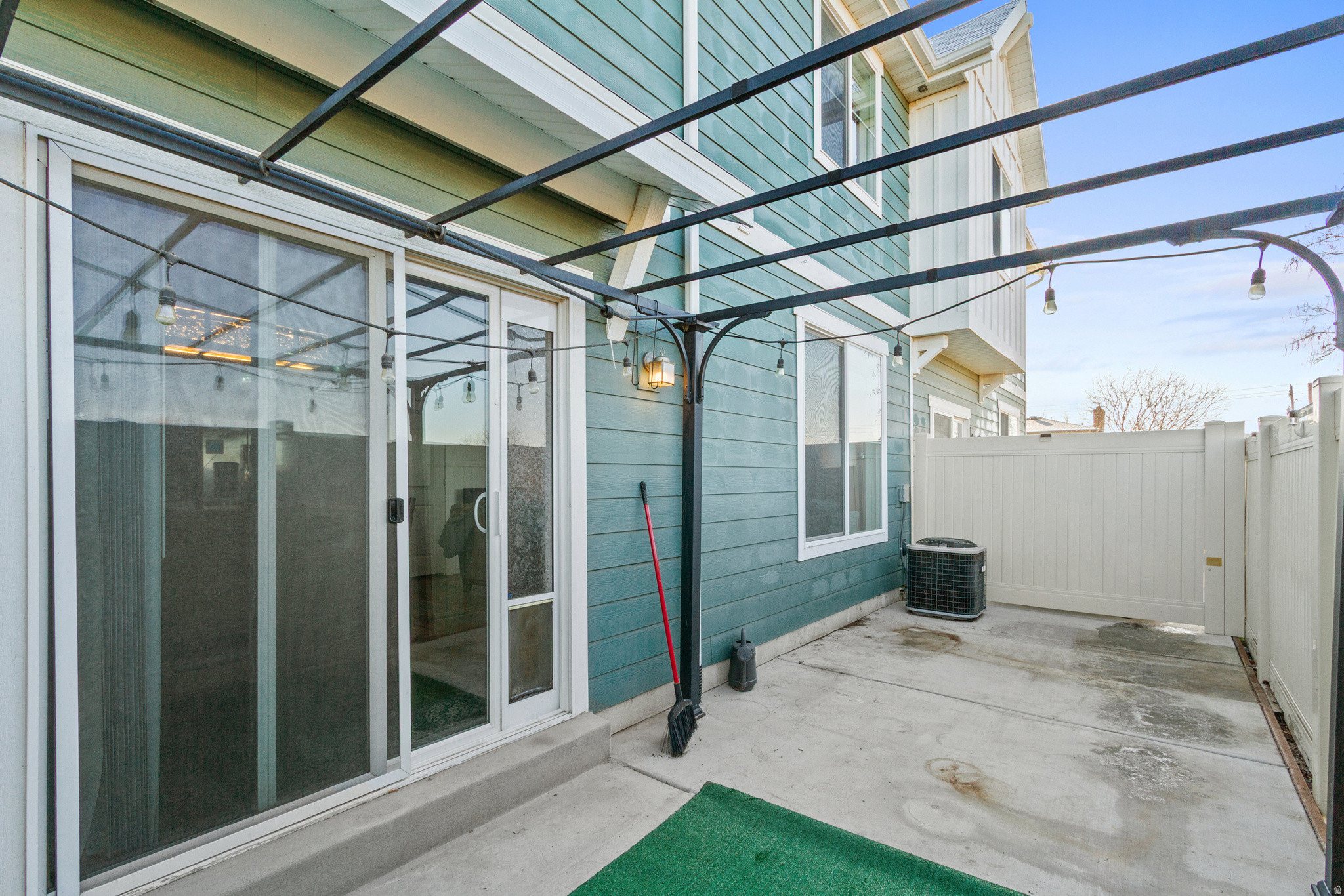 COURTYARD AT GREEN - Residential