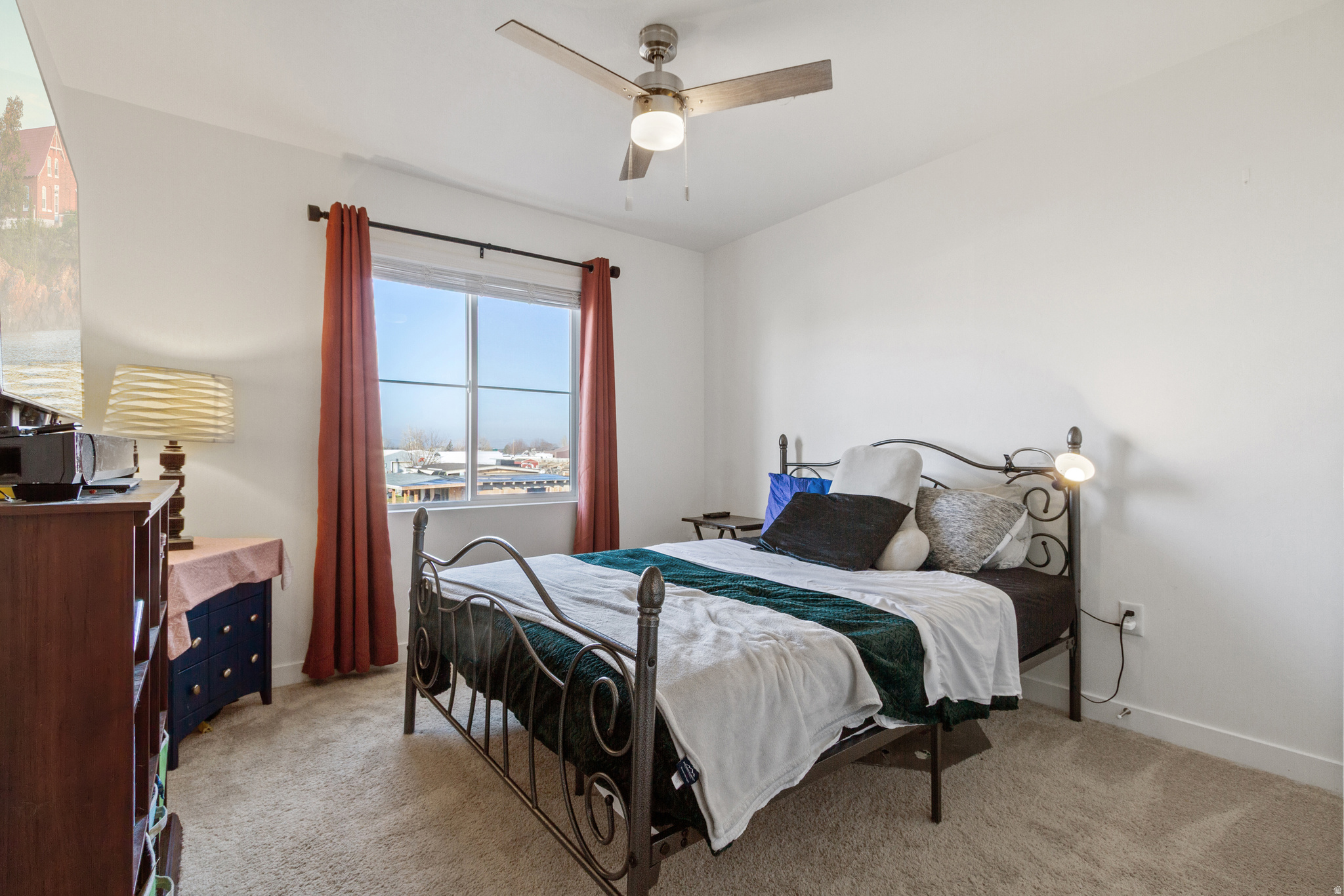 COURTYARD AT GREEN - Residential