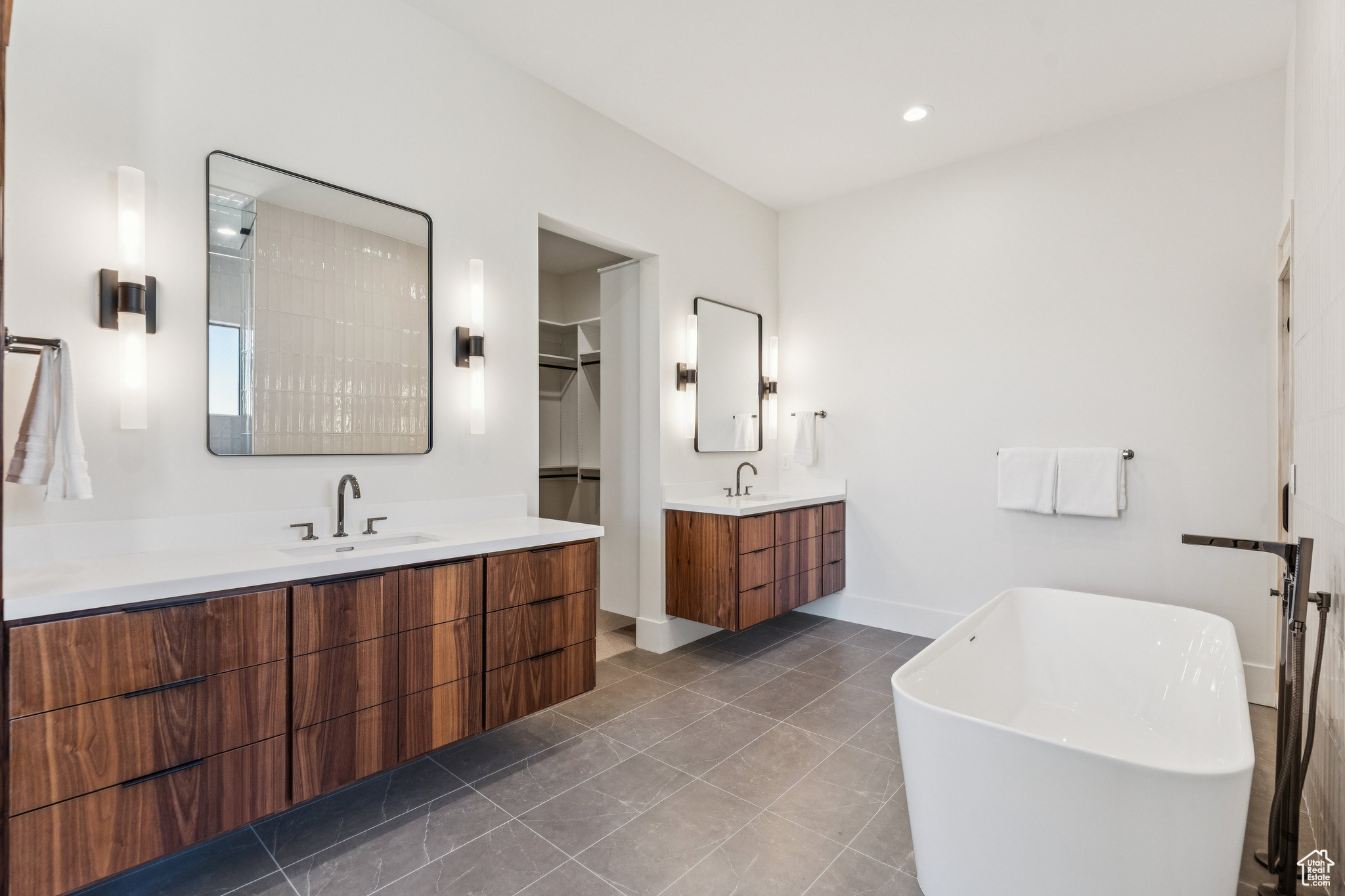 SILVER CREEK ESTATES - Residential