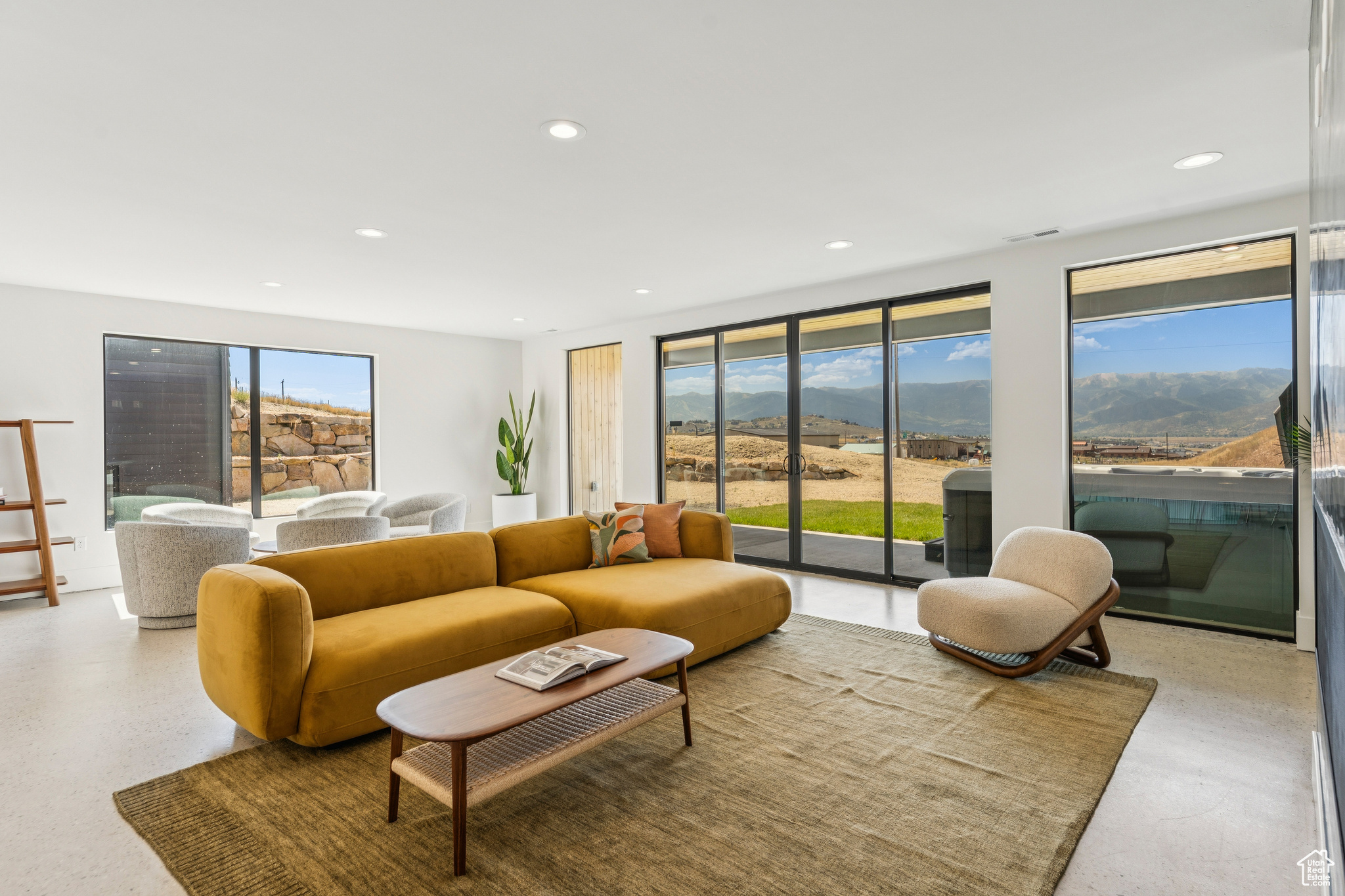 SILVER CREEK ESTATES - Residential