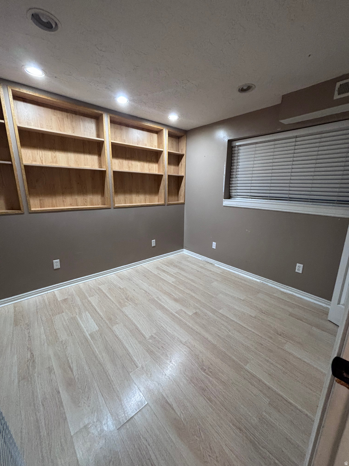 SUNDIAL PARK - Residential