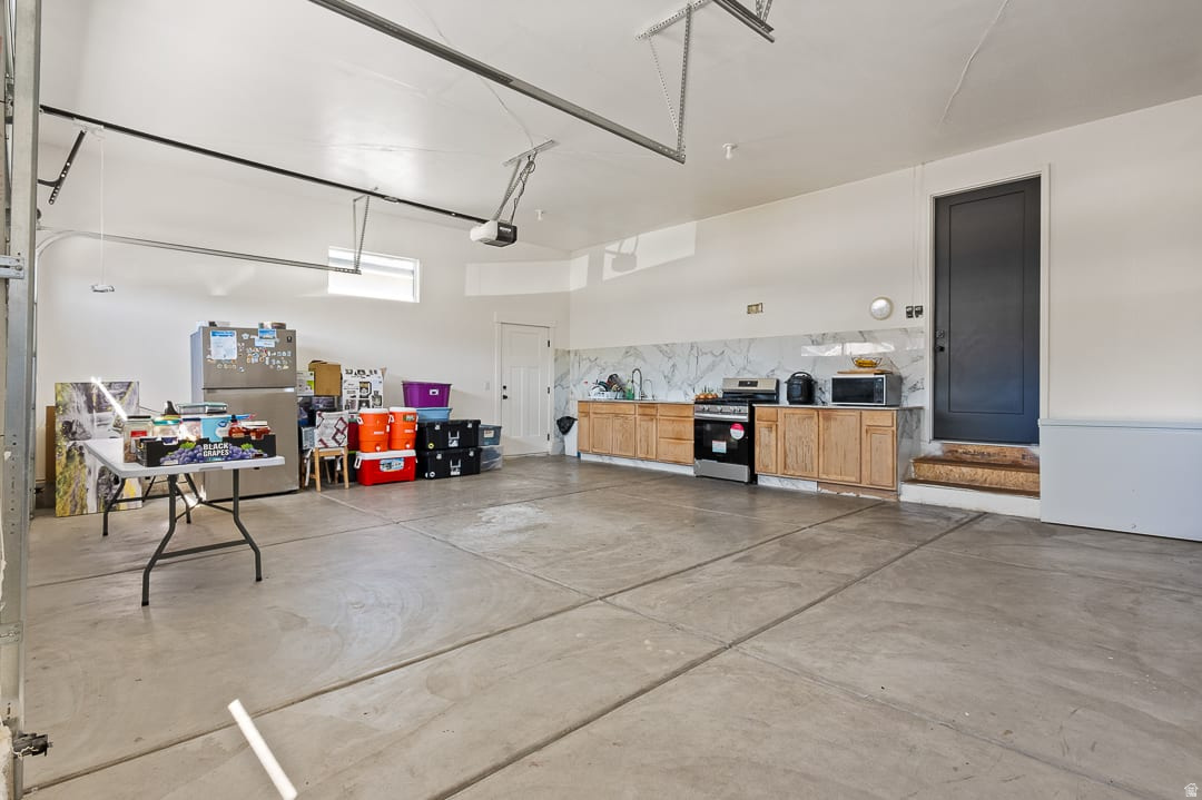 SYCAMORES COVE - Residential