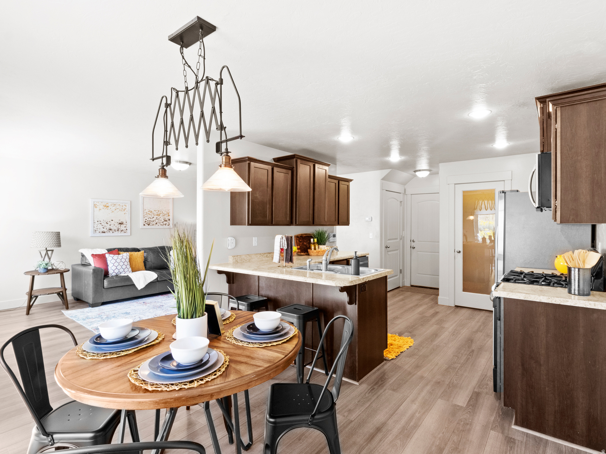 SUNCREST/STONELEIGH - Residential