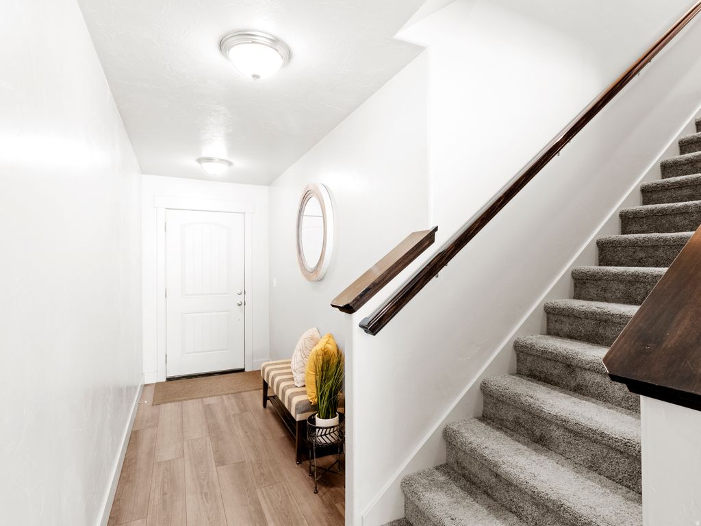 Photo of 2278 E DEER PARK LN S, Draper, UT 84020 (MLS # 2148267)