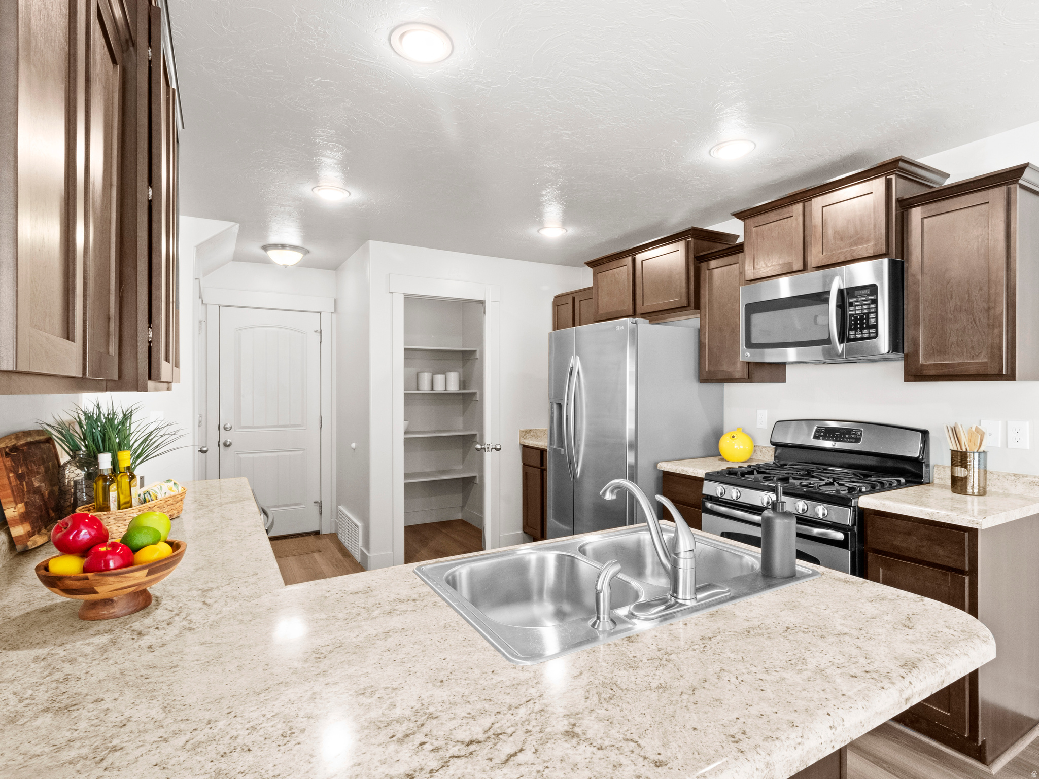 SUNCREST/STONELEIGH - Residential