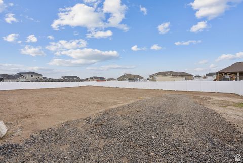 Tiny photo for 9227 N HORIZON DR, Eagle Mountain, UT 84005 (MLS # 2071882)