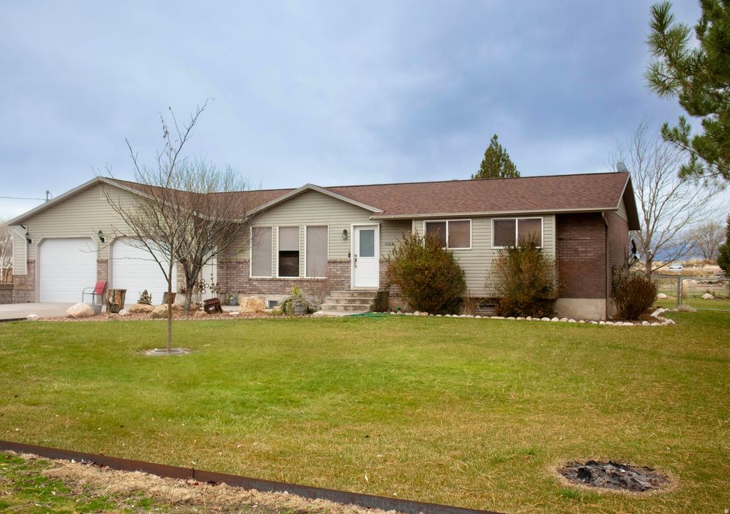Photo of 8226 N 11600 W, Thatcher, UT 84337 (MLS # 2128802)
