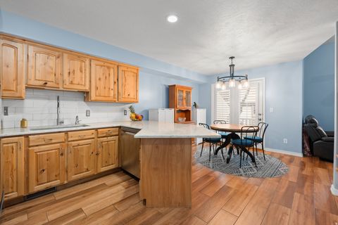 Tiny photo for 1625 PAGES PL, Bountiful, UT 84010 (MLS # 2140680)