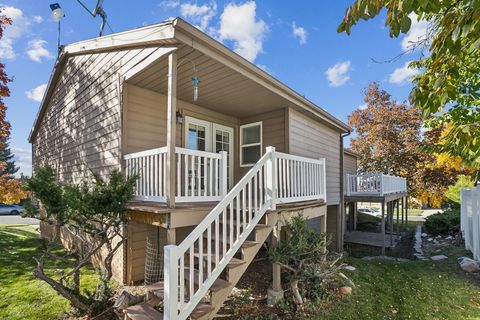Tiny photo for 957 CHELSEA DR E, Bountiful, UT 84010 (MLS # 2120488)